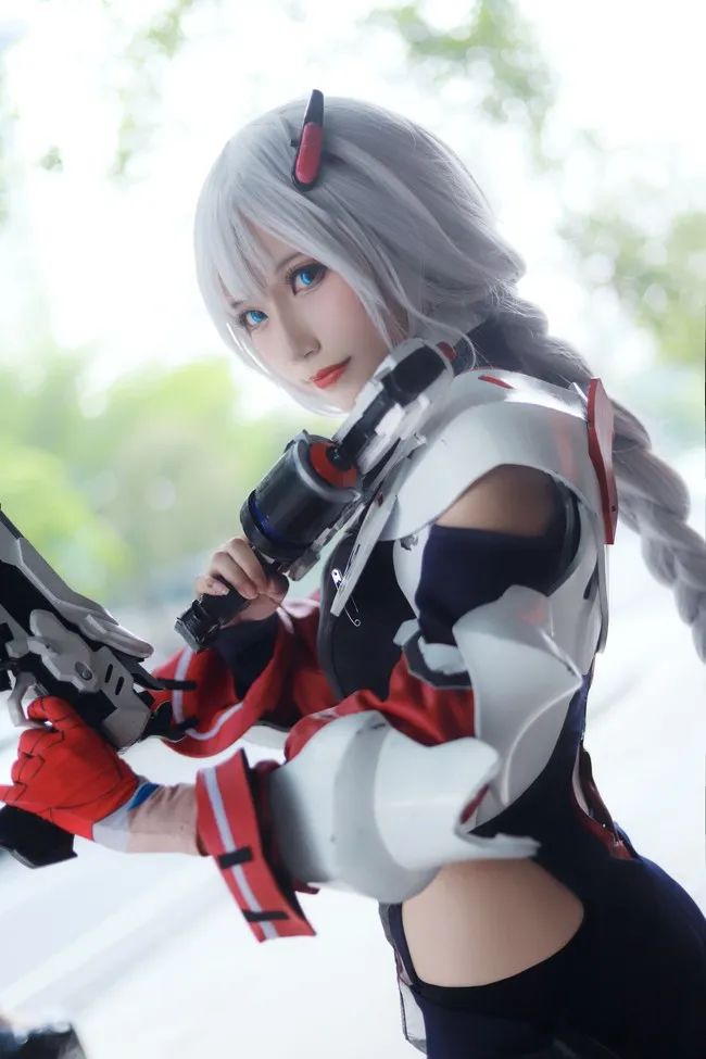 崩坏卡莲-cos小姐姐