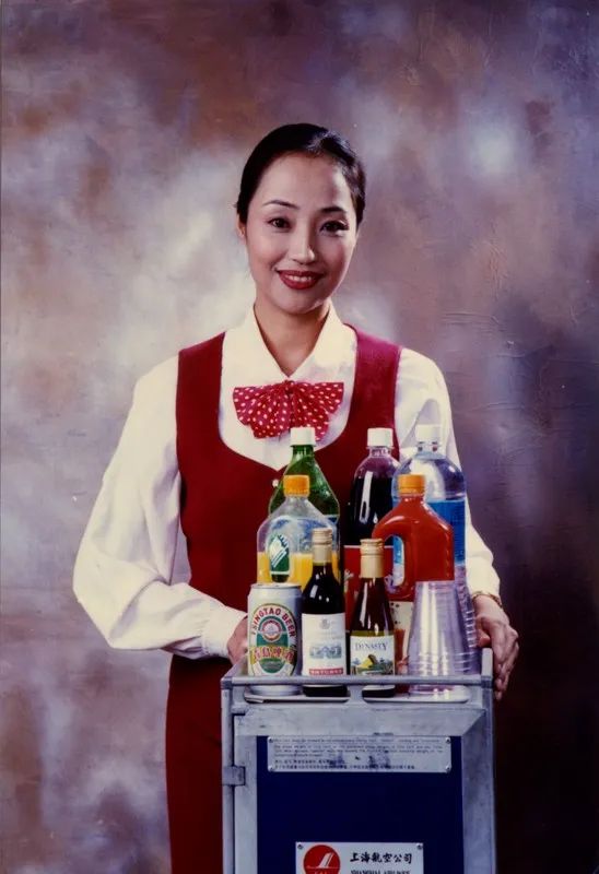 人物微笑特使吴尔愉做高空中的一米阳光