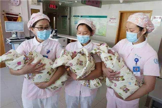 中国山东妈妈生九胞胎图片