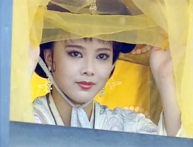 梁丽扮演太平公主扮演灵儿的演员,名叫虞梦,也是一位美女,11岁就开始