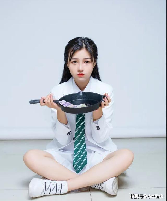 和平精英主播柔柔,两年收获270万粉丝,与难言的另类cp很受欢迎