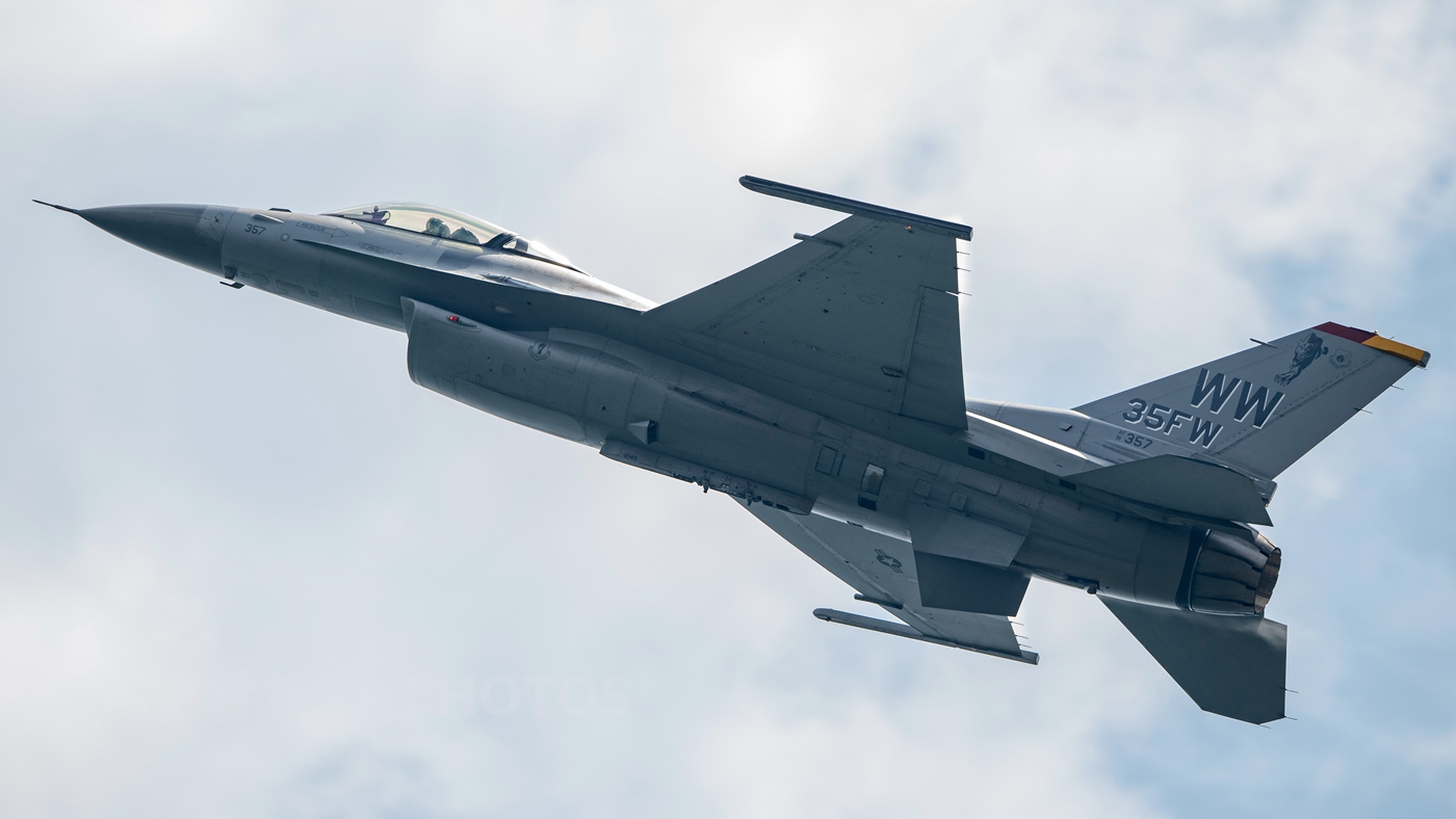 原创百看不厌f16cm战机美国空军三泽基地主力战机航展上的常客