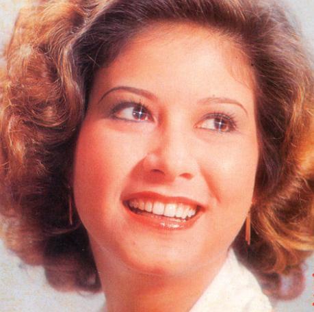 老公29岁离世34岁人工受孕生女唱鲁冰花的甄妮今生不再嫁