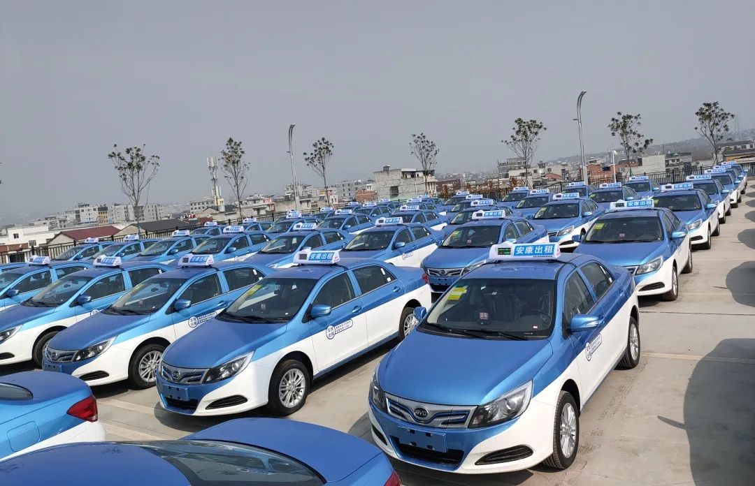 安康城区新增80辆出租车蓝白色的你看到了吗