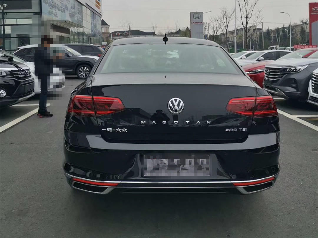 放弃雅阁175万选了迈腾用车1000公里车主14t油耗66l