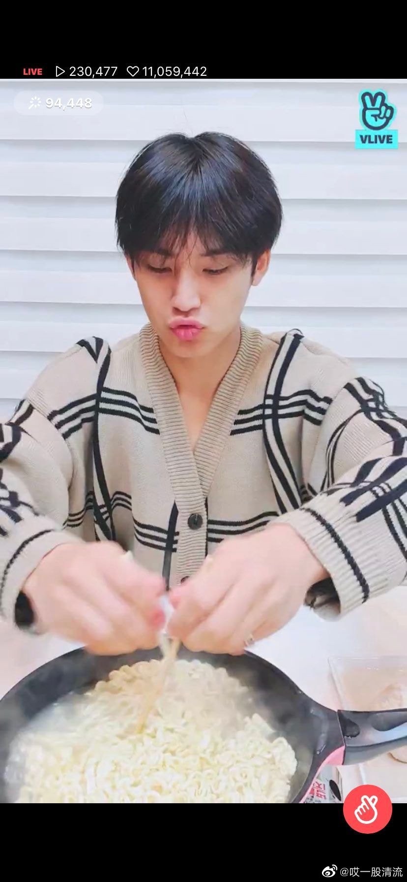 以素颜状态直播的seventeen金珉奎,帅到令人窒息!