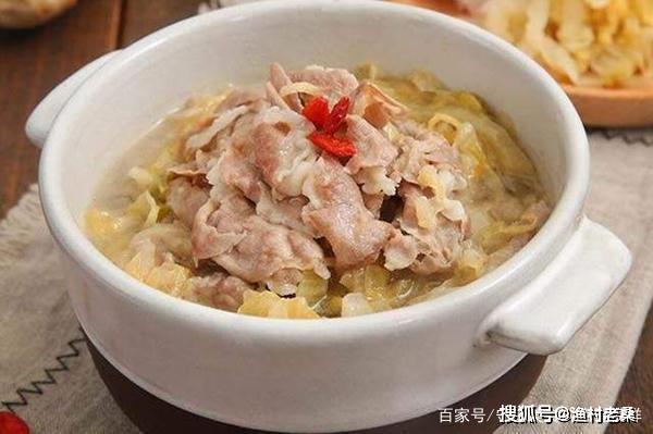 燉蘑菇,羊肉燉酸菜,牛肉燉土豆,豬肉燉粉條,排骨燉豆角,狗肉燉豆腐