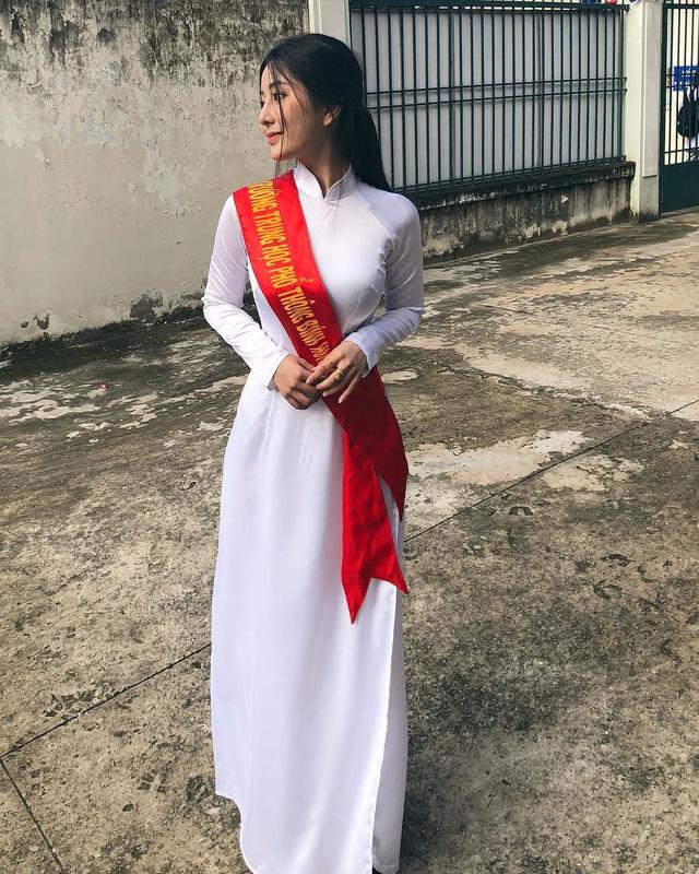 奧黛(ao dai),是中文對越語ao dai的音譯,是越南的國服,身著奧黛,有著