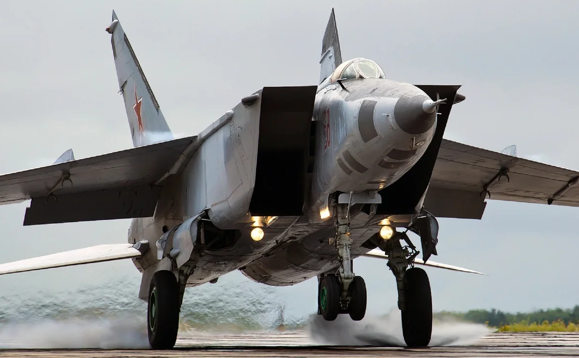 速度超群,前苏联用无锈钢为其护身,曾把美军战机击落_米格