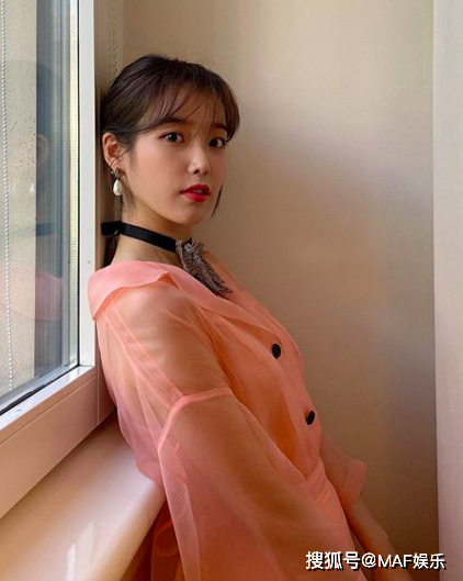 Iu温柔可爱个性大片显示女性多面 搜狐大视野 搜狐新闻