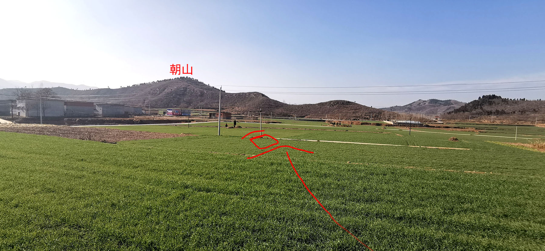 正面看观音抱童子站在刘氏女贵人的第二老茔后,鸟瞰墓穴和朝山全文完