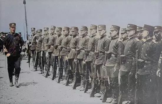 罕见的清朝军队彩色照片,太珍贵了!_清军