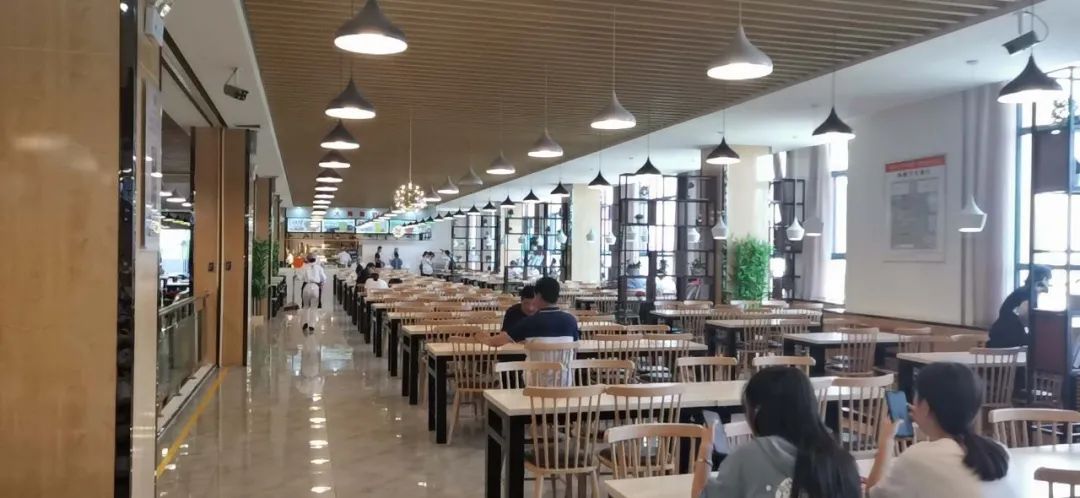 兰州理工大学食堂图片