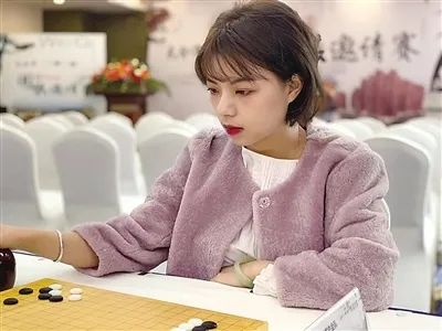 关注重庆融创围棋队邀请业余高手开直播讲解比赛扩大围棋的影响力