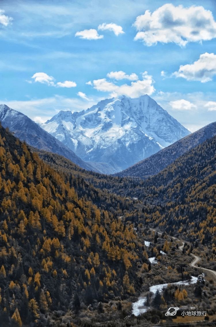 本司一個在旅行圈還算有名的文案光子,到川西踩線時嘴巴都只剩下