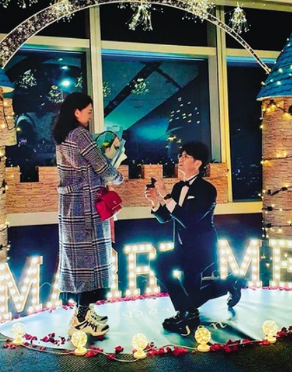 知名女星被曝结婚12天,却已能看出孕味,遭友人透露带"球"嫁人_王思平