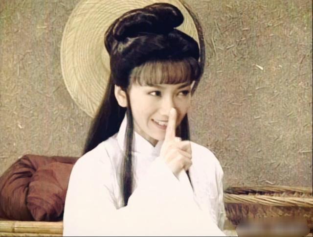 同样是扮演兔妖造型白雪好可爱刘诗诗辣眼睛她最美