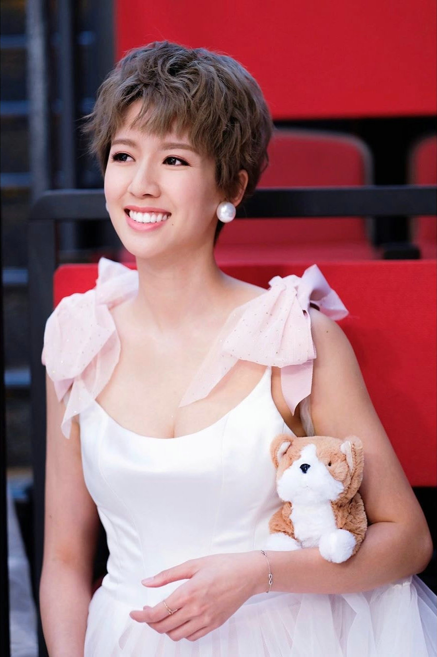 原创tvb新四小花旦出炉个个颜值出众却没有拿出手的作品