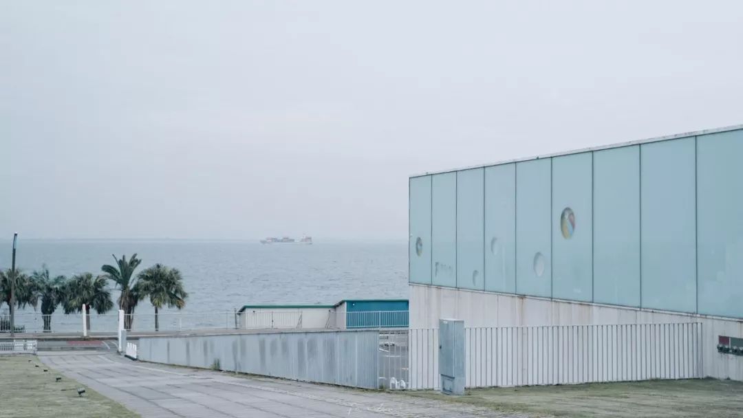 神奈川横须贺,海岸边的森与海的美术馆