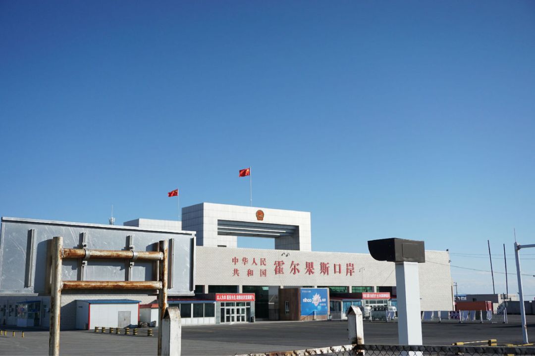 美景北疆行走那拉提大草原打卡网红景区赛里木湖喀纳斯湖独库公路落地