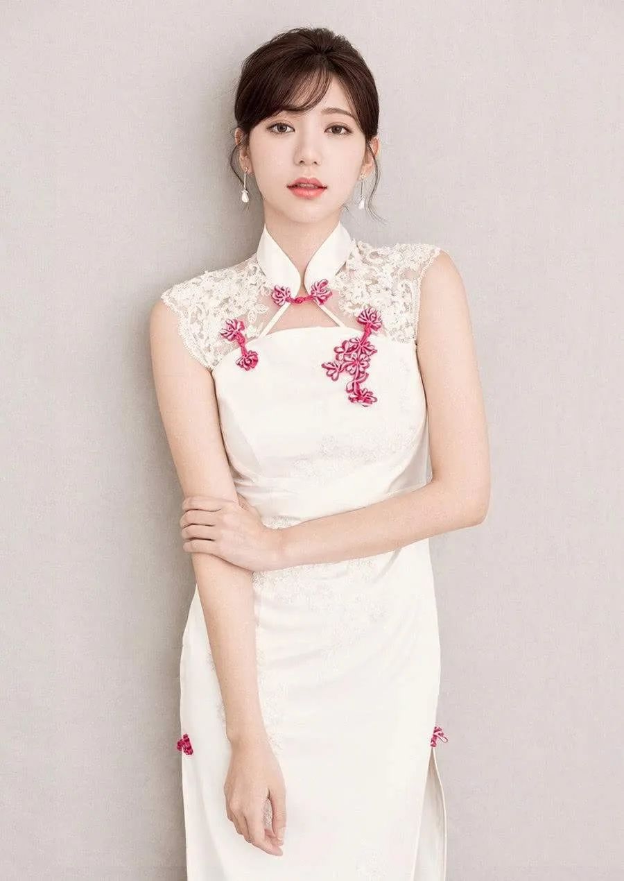 《皓镧传》《正青春》《若你安好便是晴天》《烈火军校》何泓姗 饰