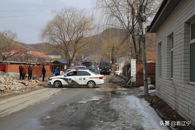 鞍山海城多警联动3小时侦破杀人案砍倒父亲和弟妹砍死邻居