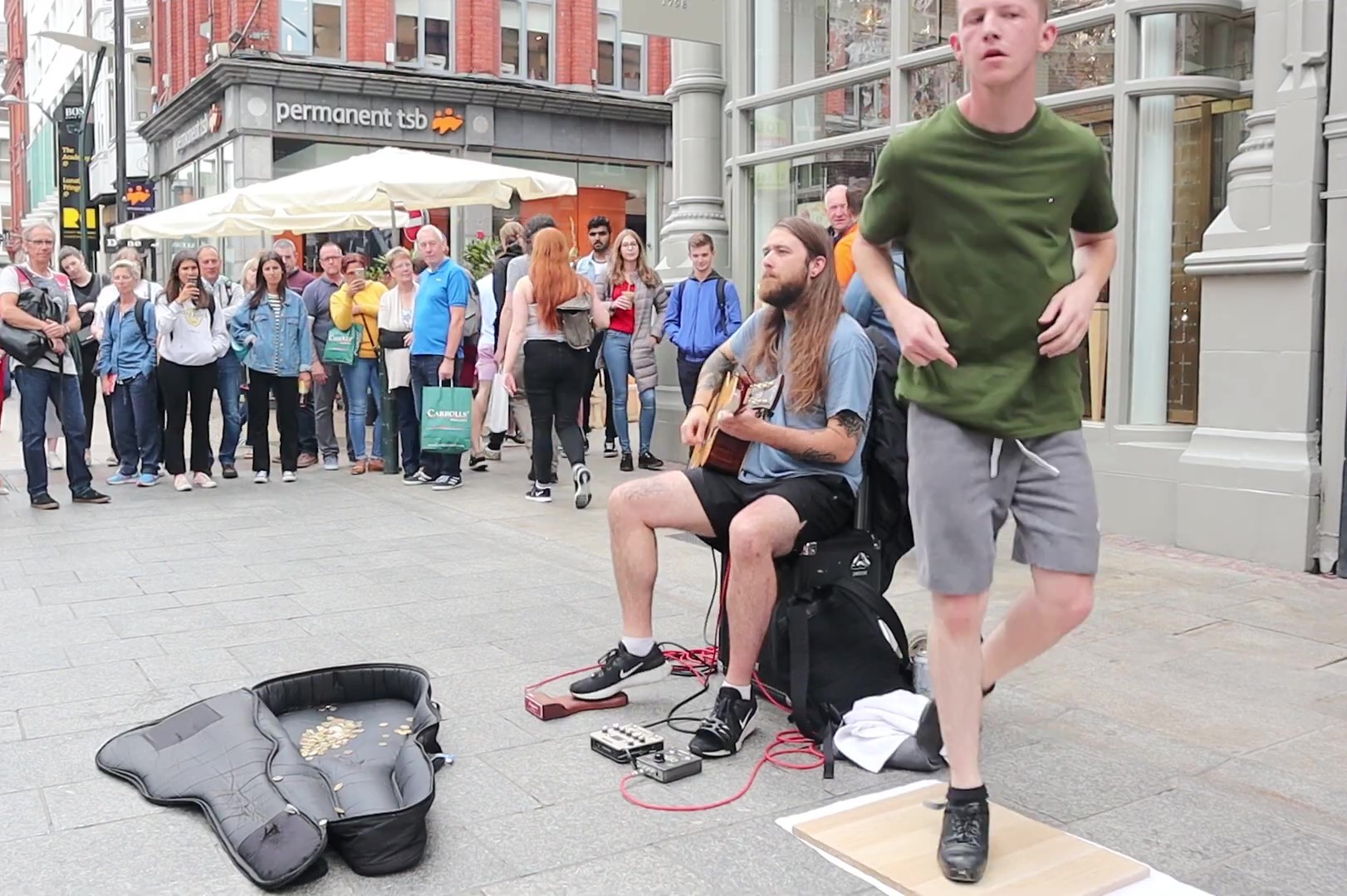 街头踢踏舞狂人磕的心间都在抖