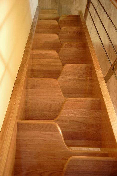 外国人可真有趣楼梯踏步只装一半左右错开省一半装修费