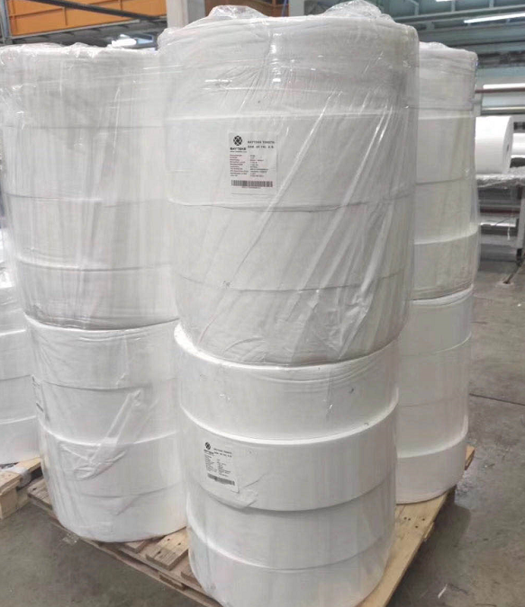 熔喷布俗称口罩的"心脏",是生产医用外科口罩与n95口罩的重要原料