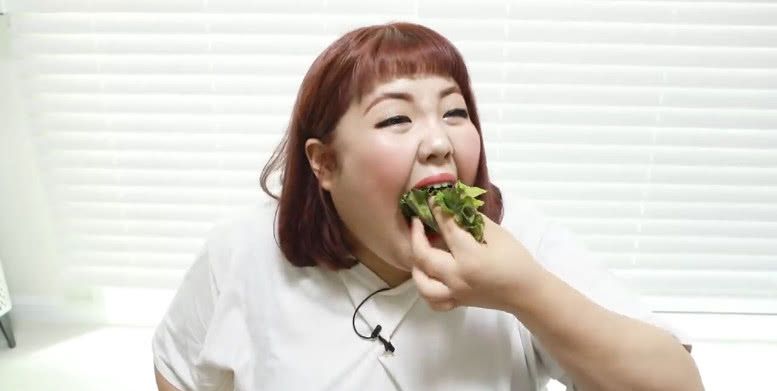 原创大胃王秀彬半年甩肉70斤曝年收入达1600万被誉为韩国吃播界一姐