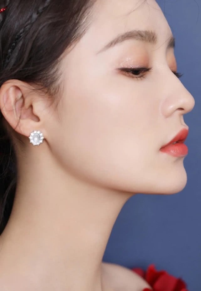 原创李沁这部作品被压很久一直没有正式定档让人太遗憾