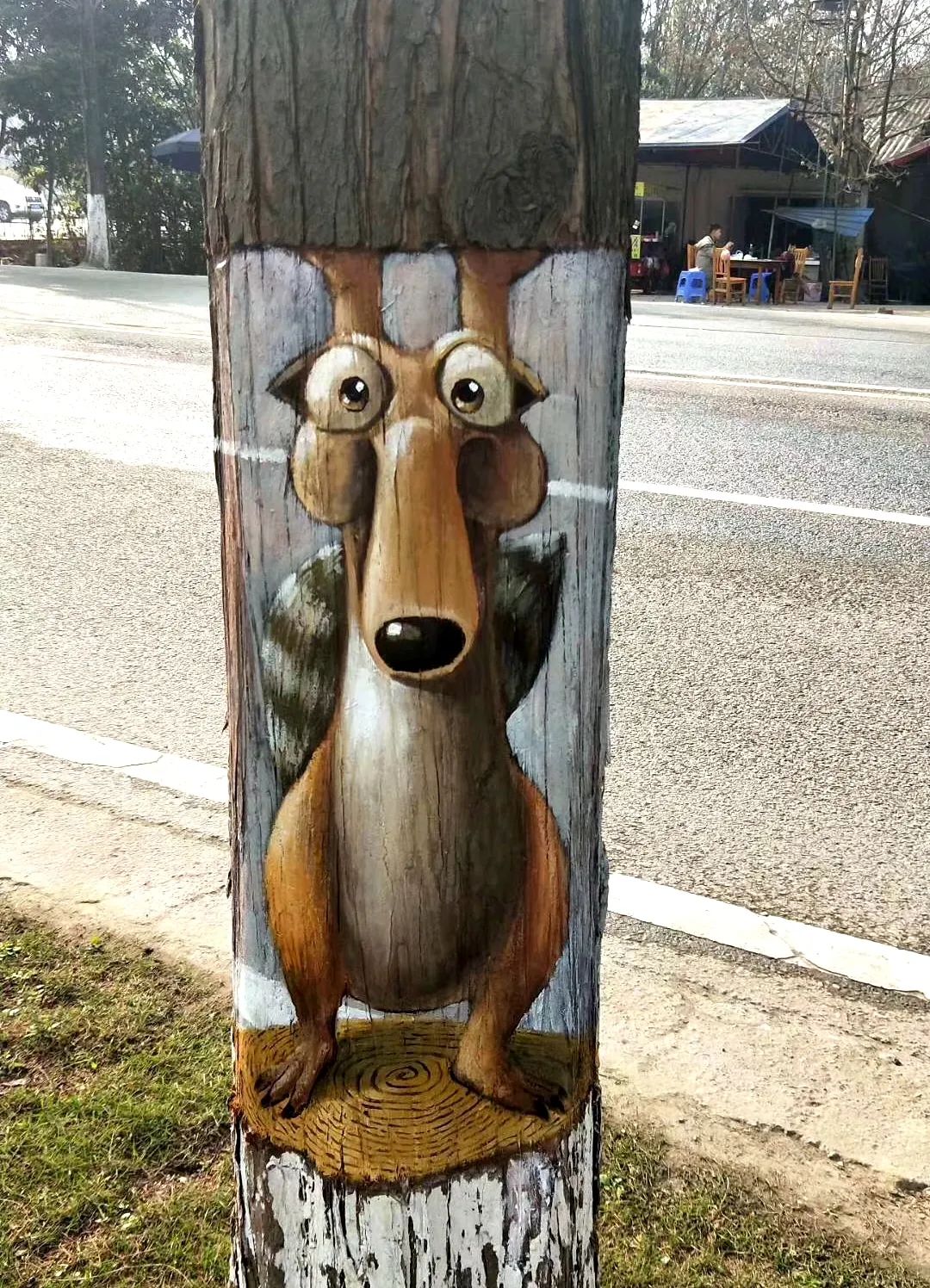 3d彩绘艺术家760先生正在与一只树蛙互动,哇,好特别的青蛙!