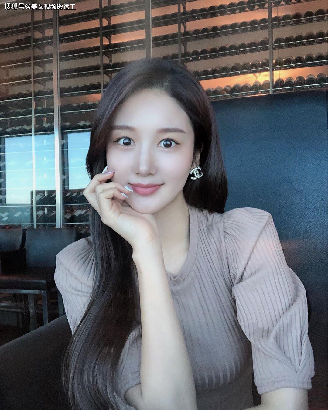 高颜值气质型美女