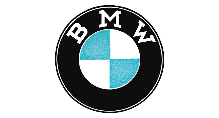 宝马i4换新标,镂空式"蓝天白云",是经典延续还是失败之作?