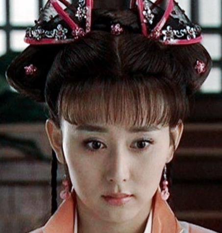2002年胡静参演电视剧《少年张三丰》和《齐天大圣孙悟空》