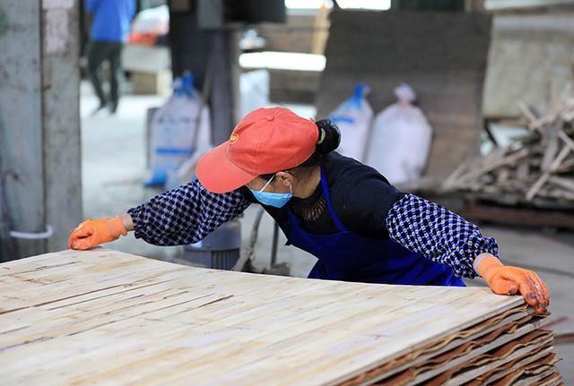 广西融安6000产业工人返岗复工