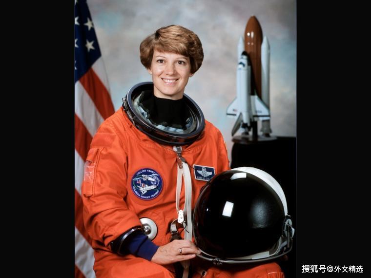 世界上第一个女航天员图片