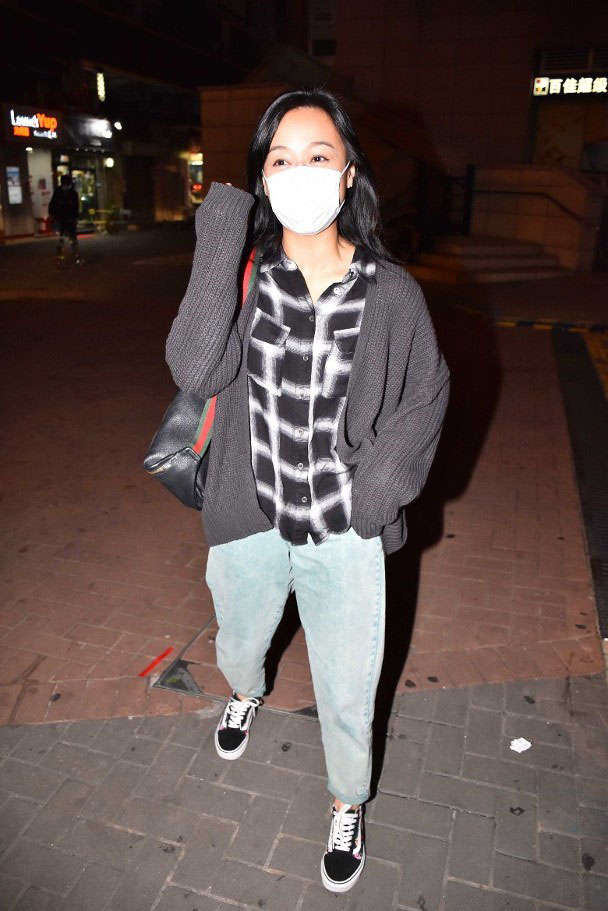 原创黄心颖走出小三风波公开受访笑称不会转行手握房产不愁没收入