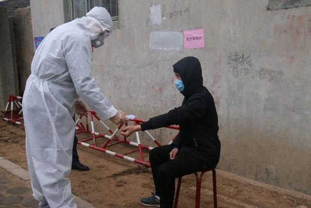 日照市東港區(qū)第三小學(xué)開展新冠肺炎疫情防控演練(圖10)