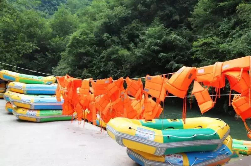 南漳锦秀谷漂流炎炎夏日放肆嗨我在清凉里等你