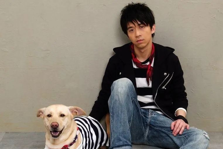 那个神曲漫天的彩铃时代唱童话的光良怎么消失了