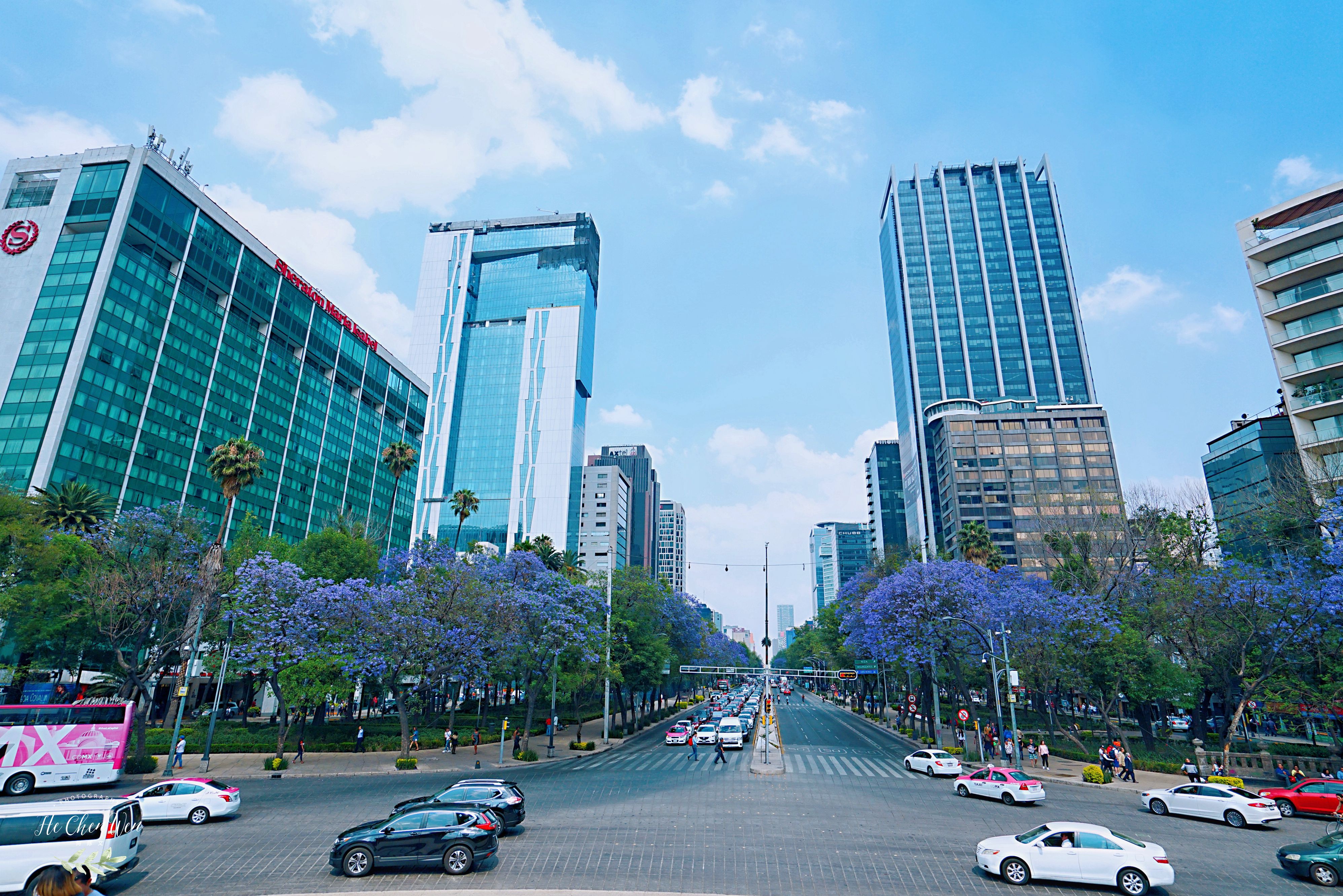 墨城的地标建筑为庆祝墨西哥独立100周年而建看墨城第一街