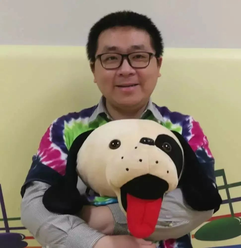 在线明星老师最懂孩子的albert老师永远只比孩子大一岁