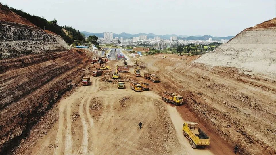 全力以赴抓防疫铆足干劲保进度南充100件大事开工复工率达9682