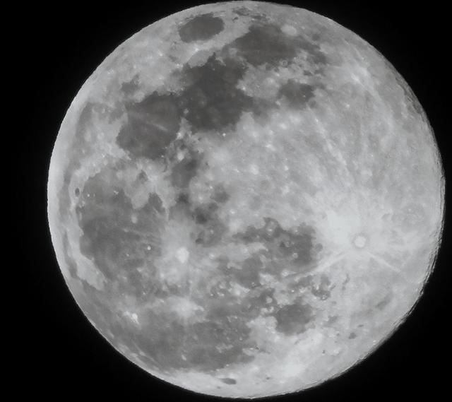 雪之国28号月亮图片