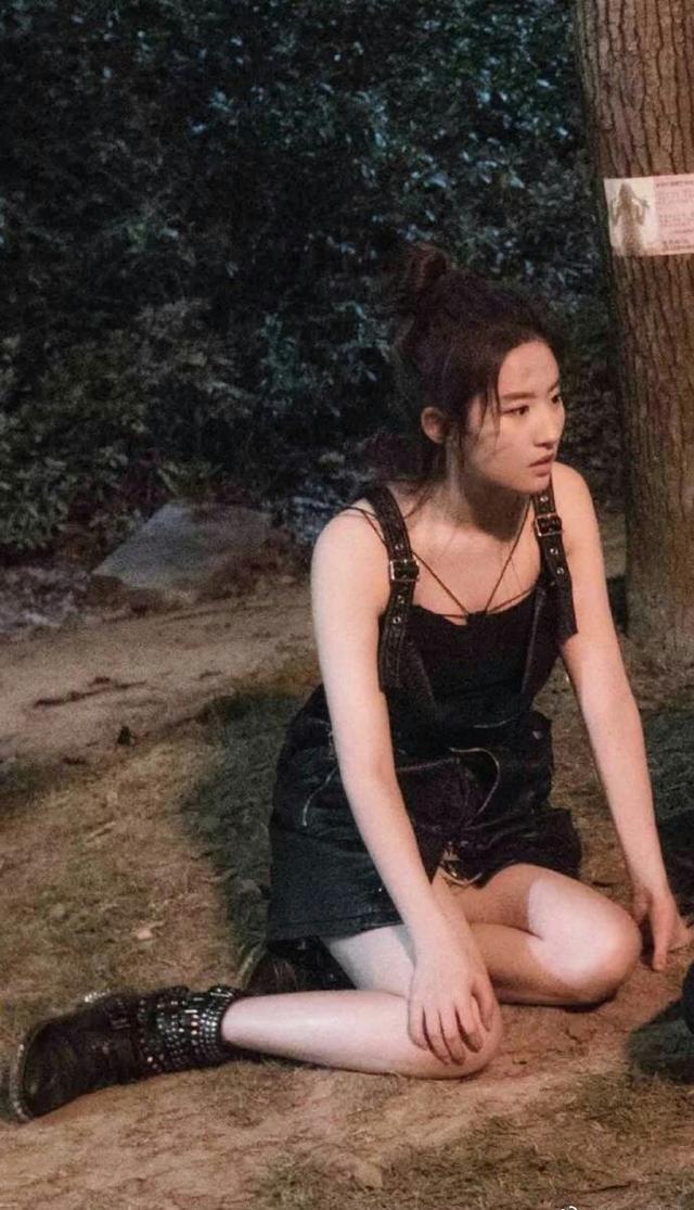 刘亦菲化身"花木兰"惊艳亮相,肤白貌美大长腿(多图预警)