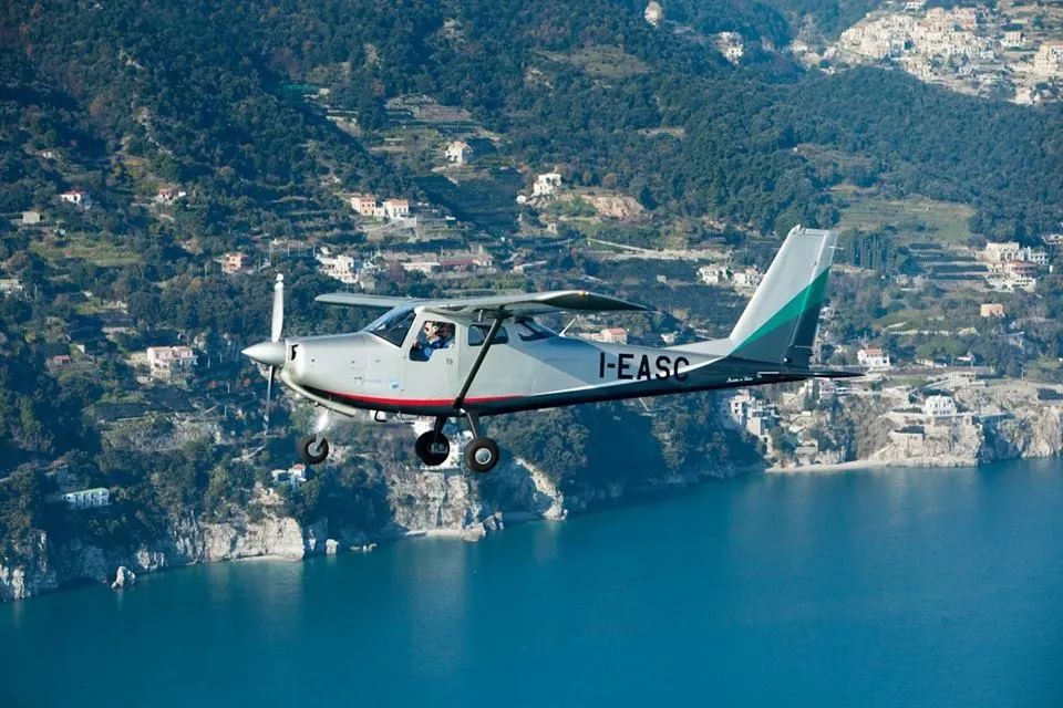 活塞教练机2019年交付创新高,推动通航市场增长_飞机