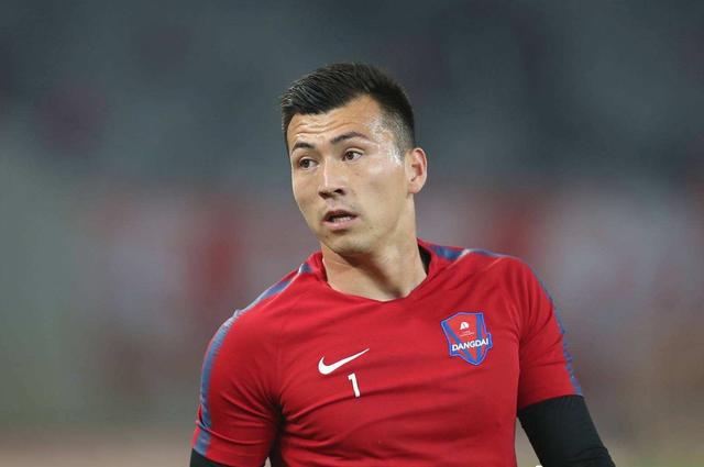 他或成新赛季重庆离队第一热门,曾留洋欧洲多年表现不俗_叶尔杰