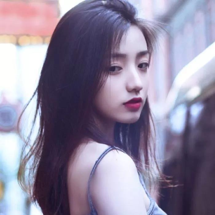 超正点女生头像成年人也是过期了的小朋友