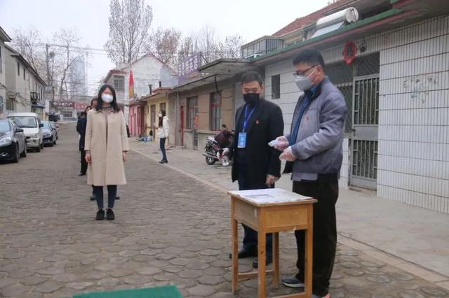 日照市東港區(qū)第三小學(xué)開展新冠肺炎疫情防控演練(圖7)